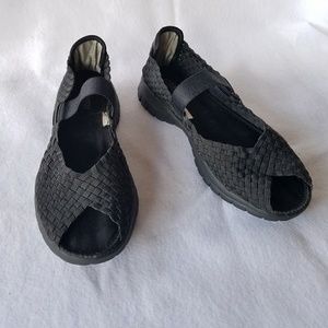 KHOMBU Women's Black Woven Open Toe Sandals